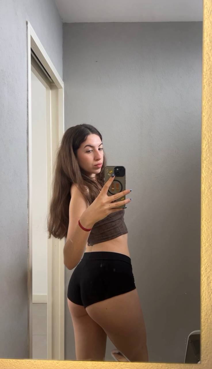 Amber in her underwear in Bata