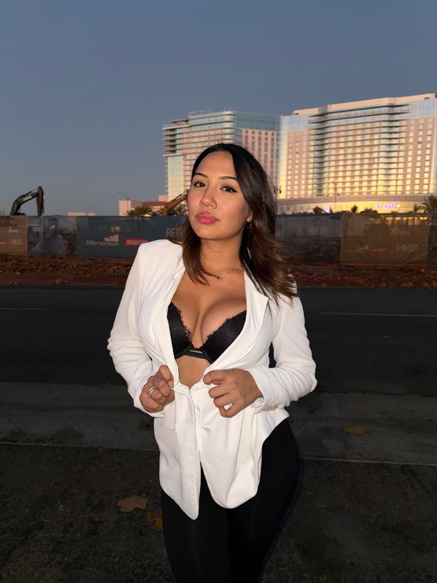 Take a pause and enjoy Ali Cruz — streaming from Bata