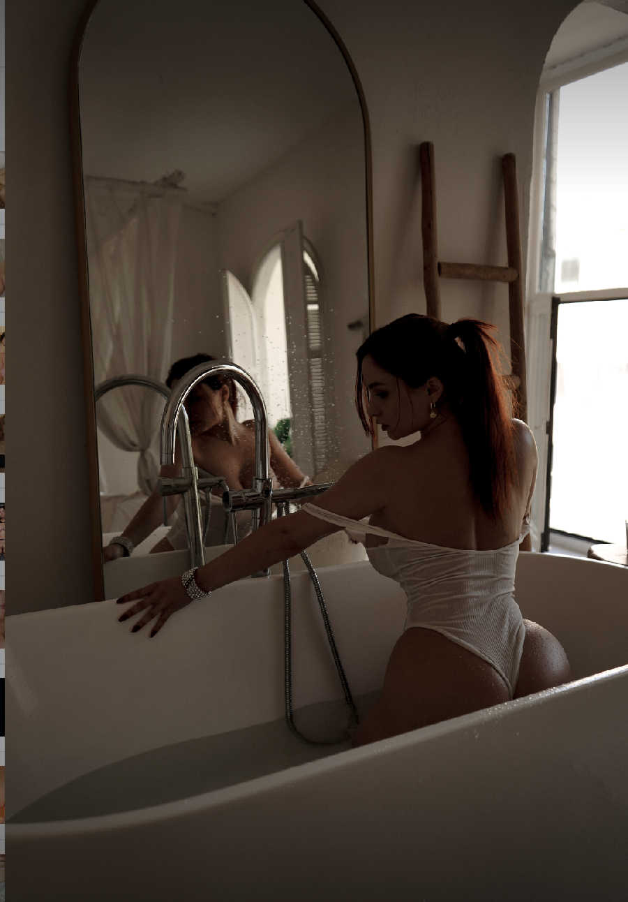 A playful frame from Miranda Faith nude — online in Bata