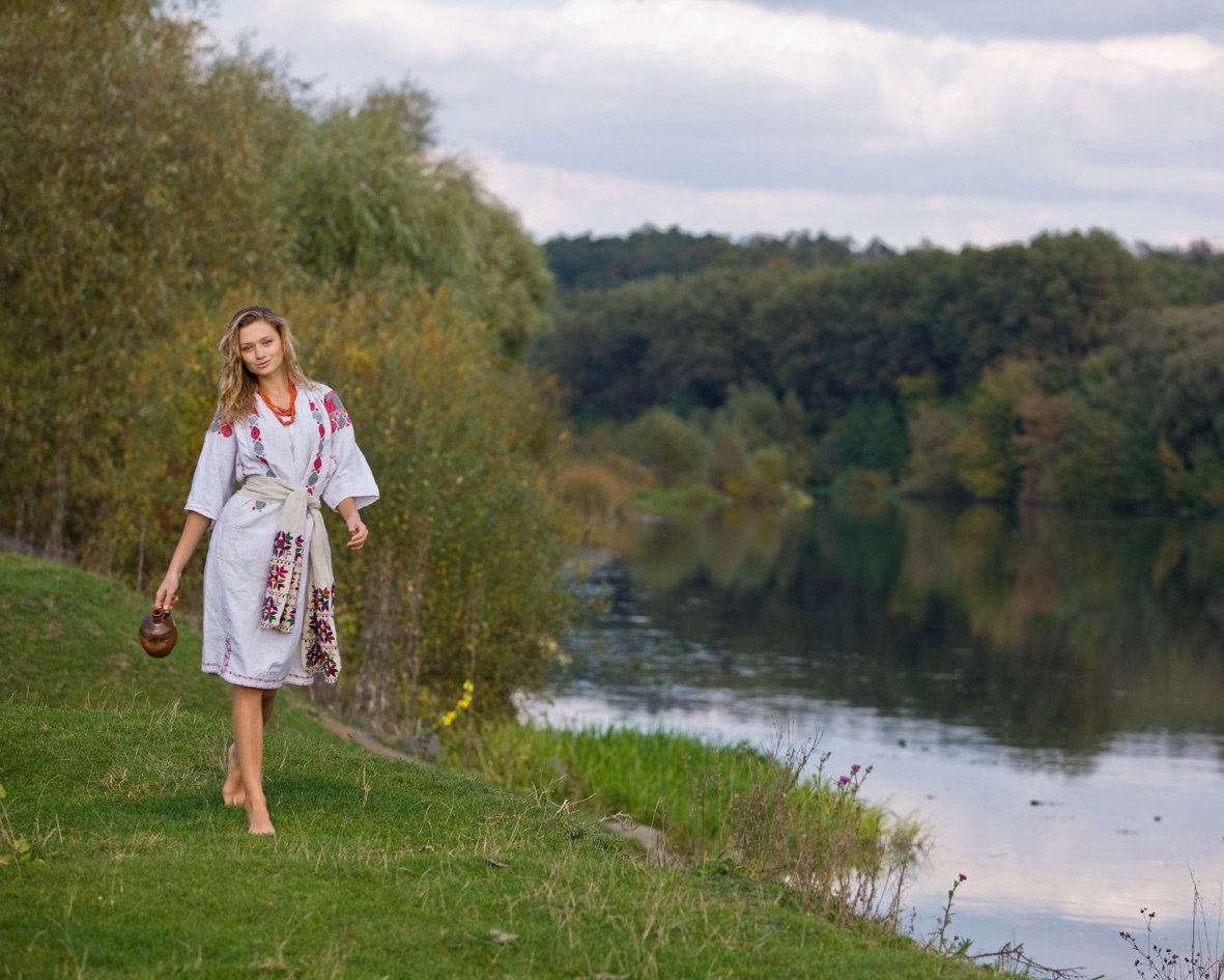 Nude girl Slavic women in Bata