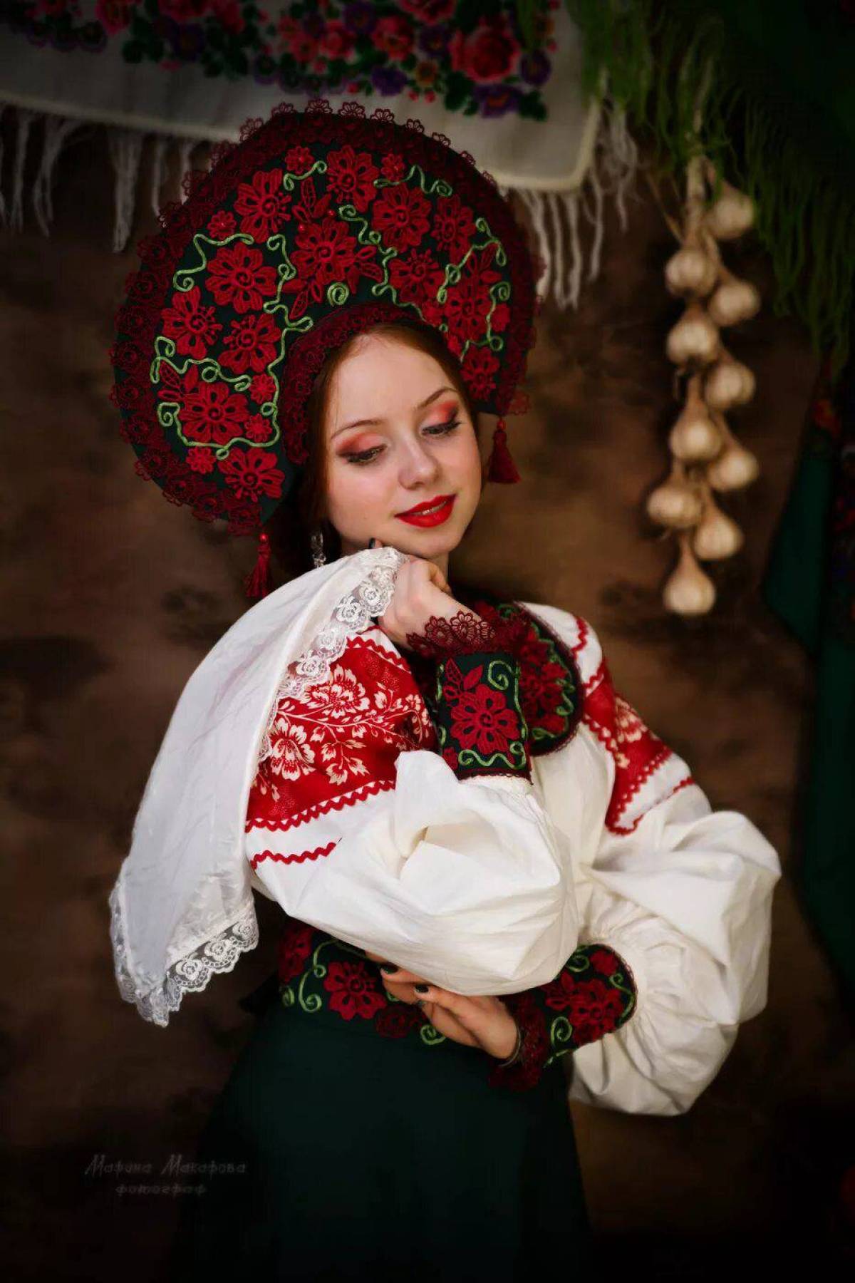 Women in Slavic costumes underwear in Bata