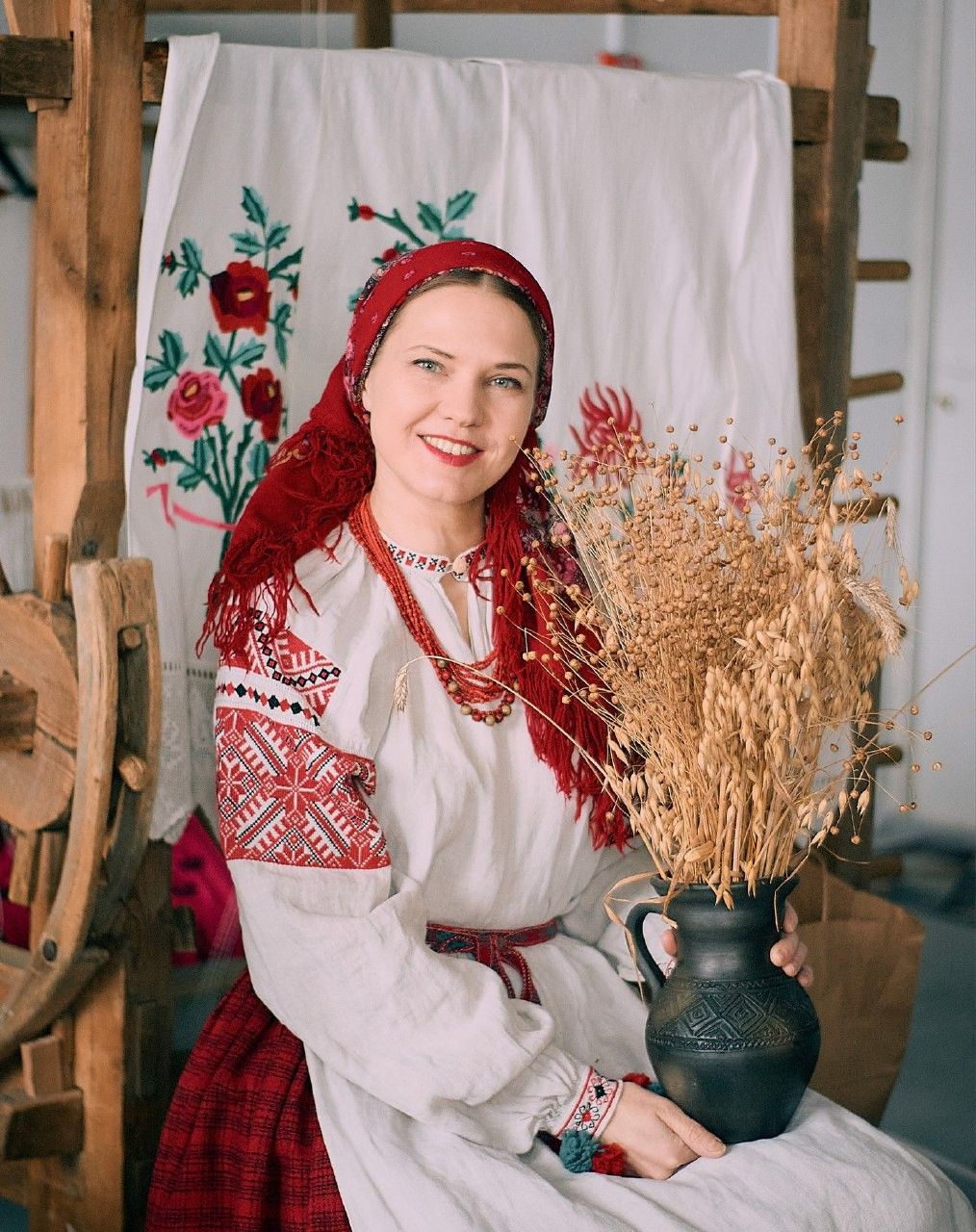 Women in Slavic costumes in Bata