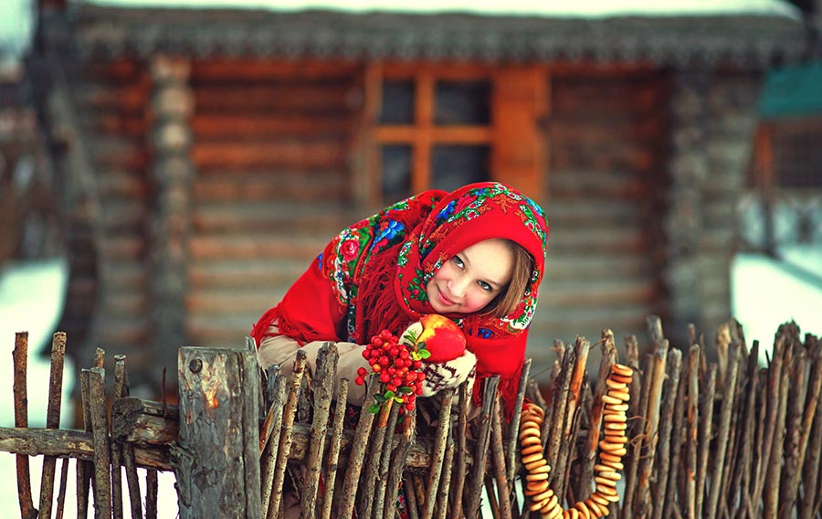 Sexy girl Women in Slavic costumes in Bata