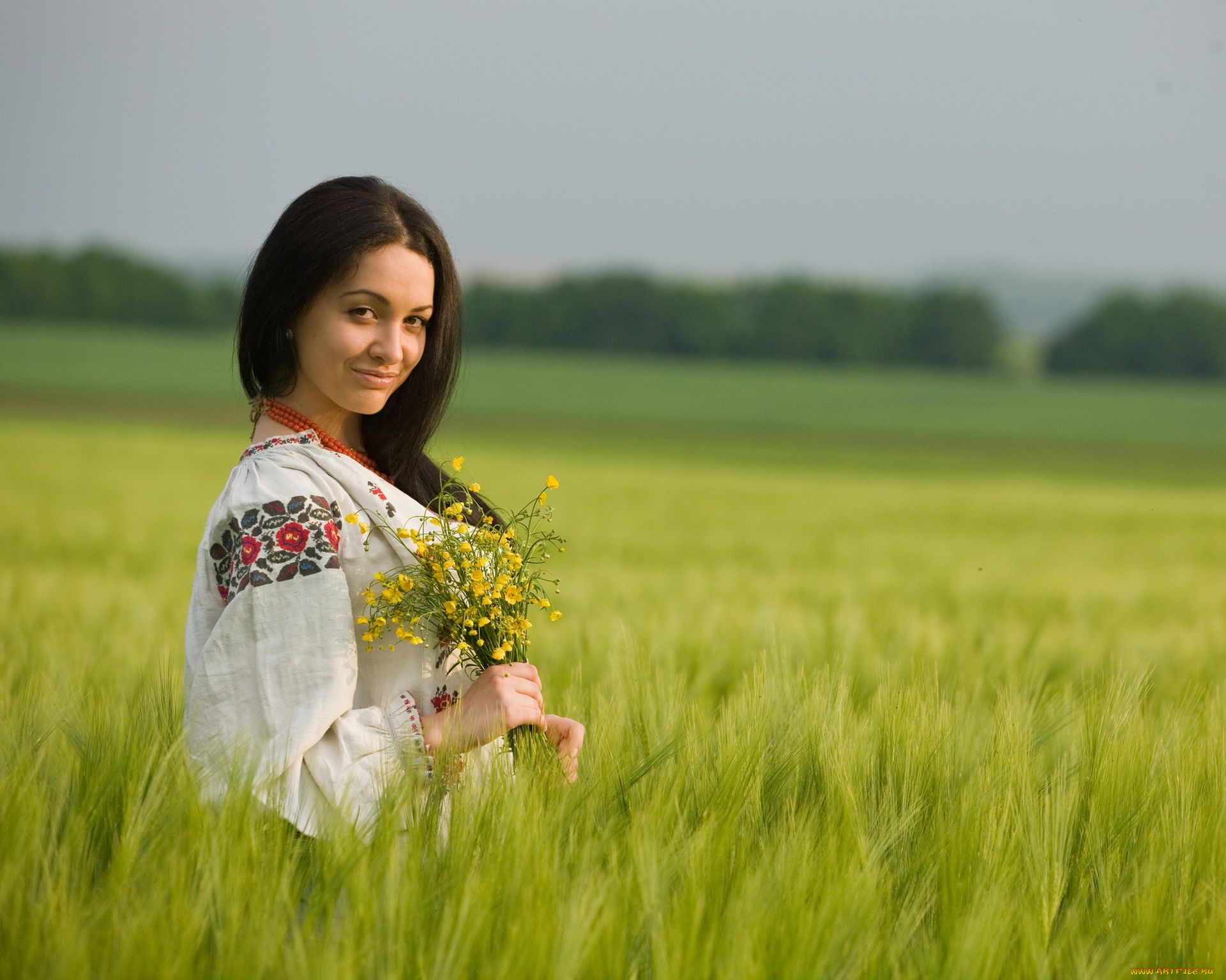 Women in Slavic costumes in Bata