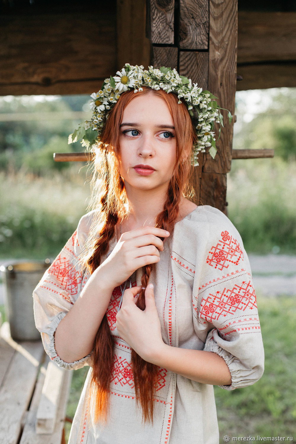 Girls in Slavic costumes in Bata