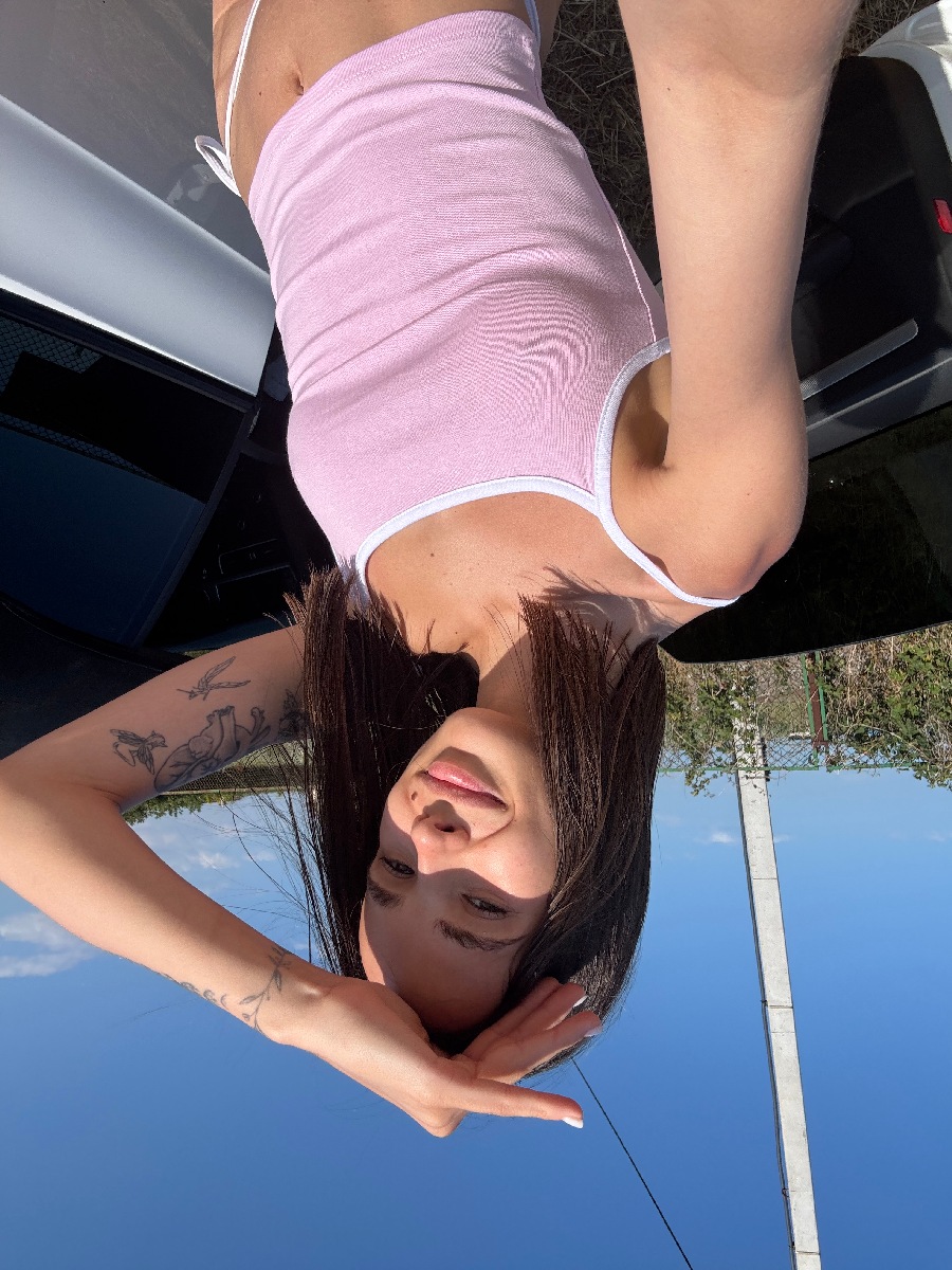 Sexy model Tina in Bata